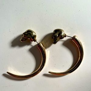 Skull earrings- so cool - worn once